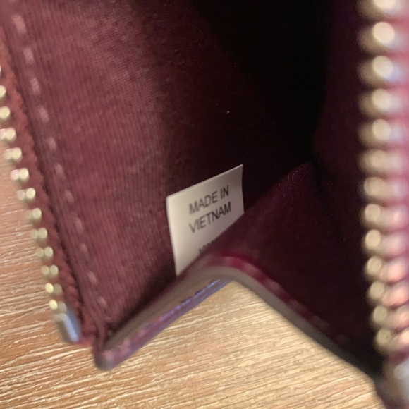 Tory Burch Dark Carmine Card Holder - Picture 4 of 7